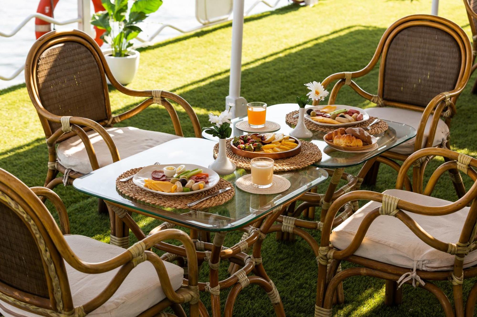Ms Chateau Lafayette Nile Cruise - 4 Nights From Luxor Each Monday And 3 Nights From Aswan Each Friday Exteriör bild