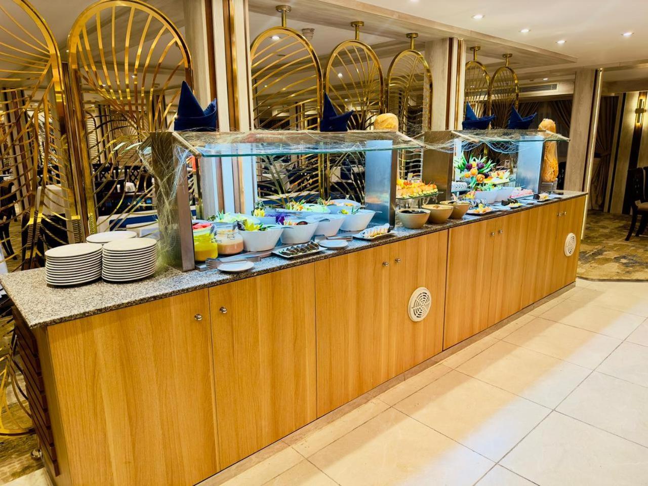 Ms Chateau Lafayette Nile Cruise - 4 Nights From Luxor Each Monday And 3 Nights From Aswan Each Friday Exteriör bild