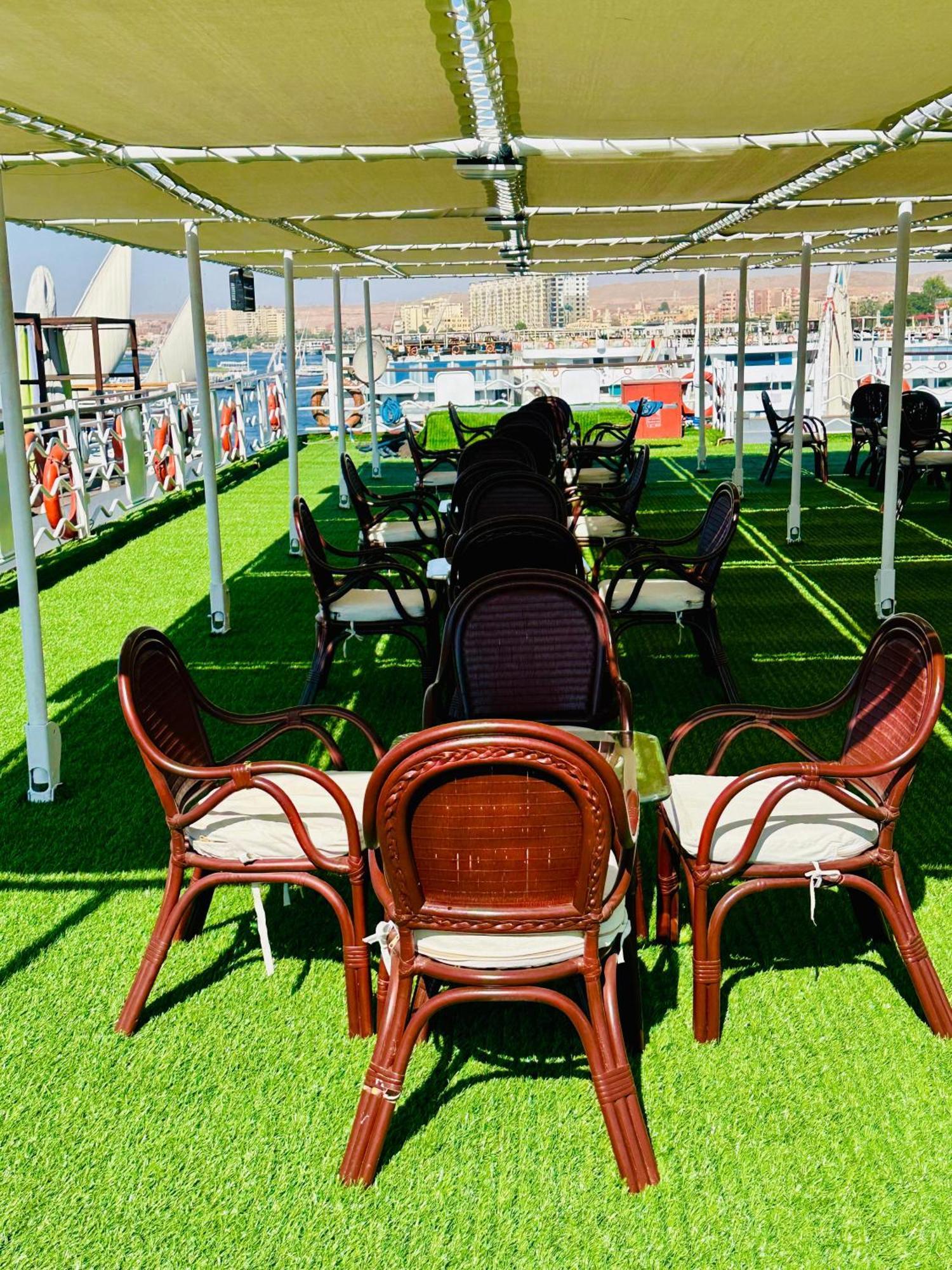 Ms Chateau Lafayette Nile Cruise - 4 Nights From Luxor Each Monday And 3 Nights From Aswan Each Friday Exteriör bild